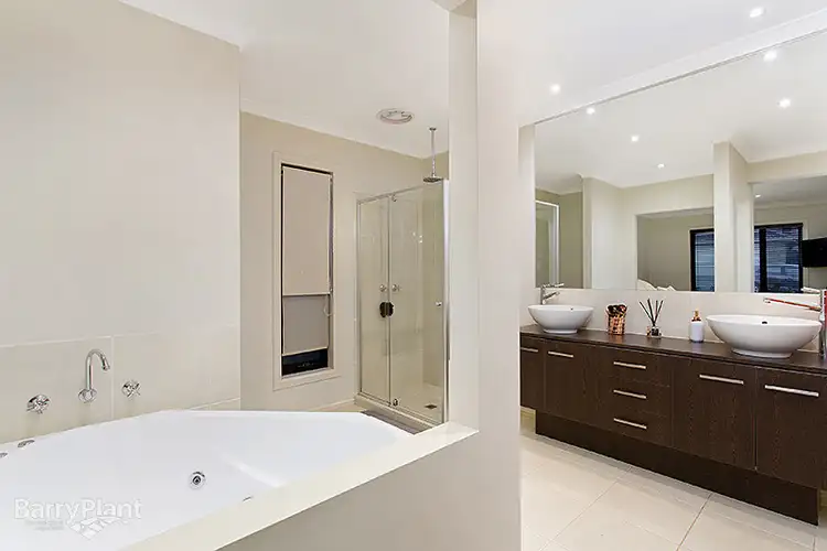 Sixth view of Homely house listing, 9 Bushlark Court, Berwick VIC 3806