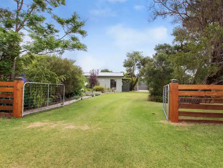 77 Macfarlan Avenue, Blairgowrie VIC 3942