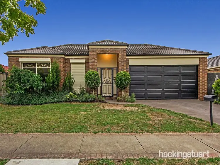 16 Reigate Street, Caroline Springs VIC 3023