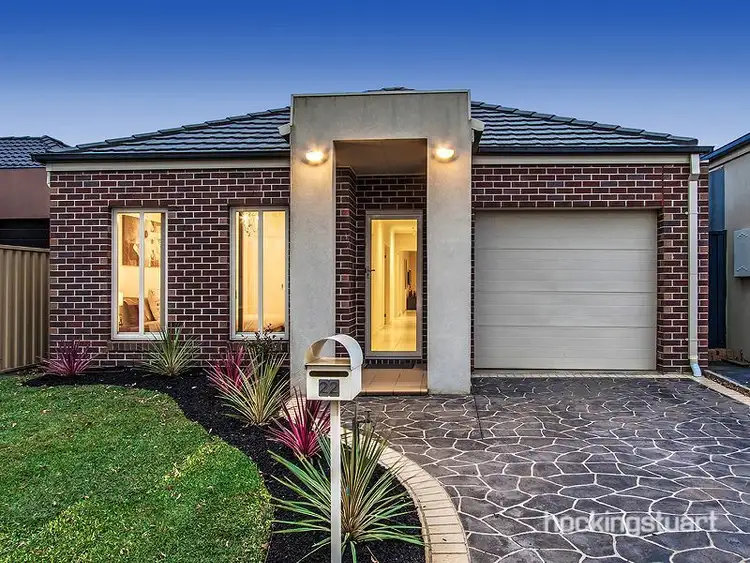 22 Alexandra Gardens, Caroline Springs VIC 3023