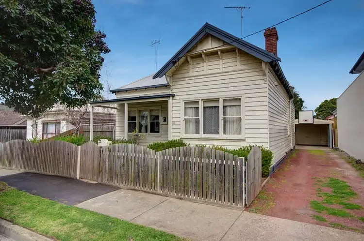 39 Saffron Street, Newtown VIC 3220