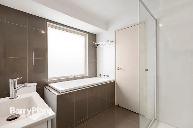 Sixth view of Homely house listing, 2 Chantilly Court, Frankston VIC 3199