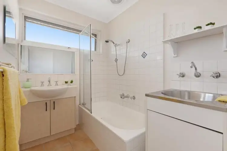 Fourth view of Homely apartment listing, 4/224 Nepean Highway, Parkdale VIC 3195