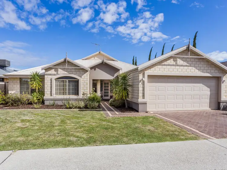 8 Cotswold Parade, Aubin Grove WA 6164
