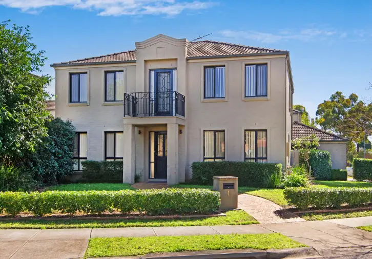 1 Shelly Cres, Beaumont Hills NSW 2155