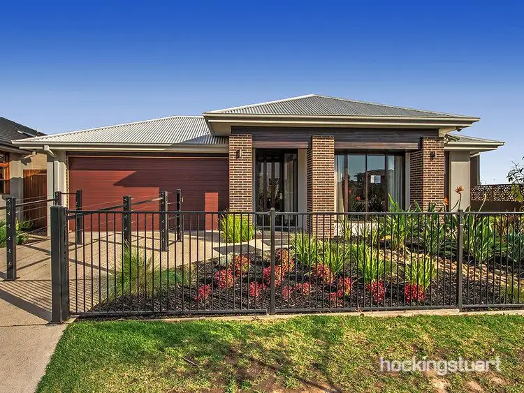 19 Peppermint Grove, Taylors Hill VIC 3037