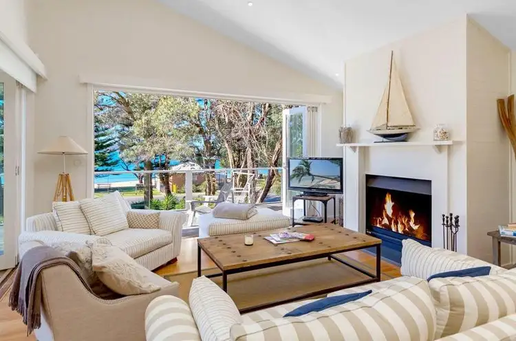 6 Pearl Parade, Pearl Beach NSW 2256