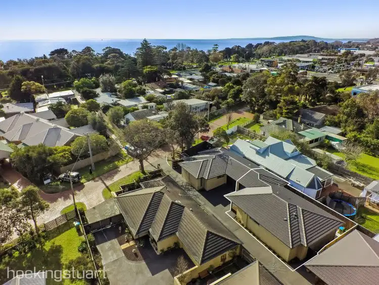 2/13 Cairns Avenue, Rosebud VIC 3939