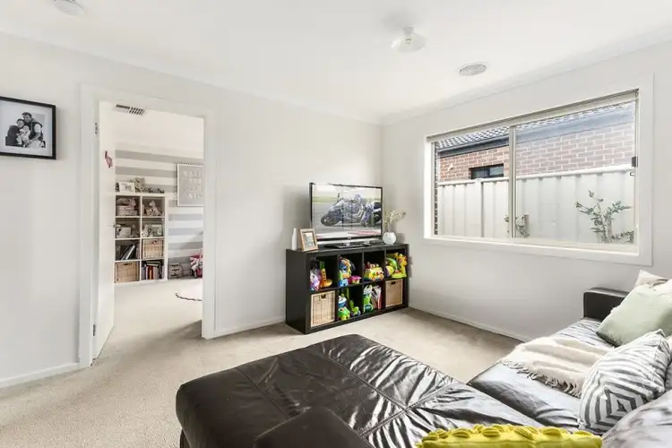 Fifth view of Homely house listing, 21 Arinya Close, Ascot VIC 3551