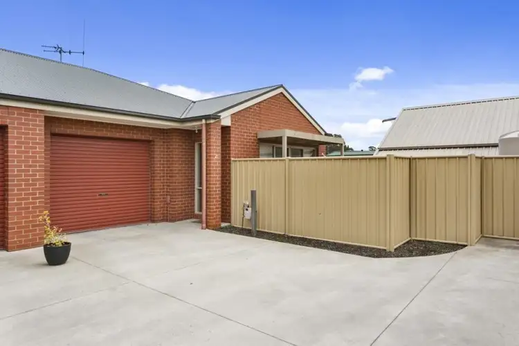 2/16 Station Street, Kangaroo Flat VIC 3555