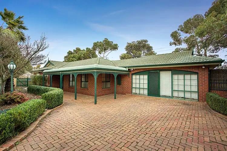 6 Garden Close, Hillside VIC 3037
