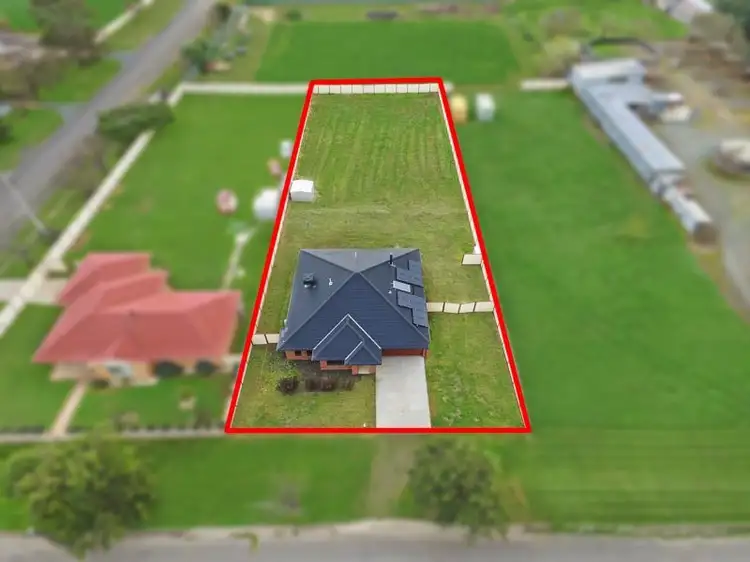 27 Simmie Street, Elmore VIC 3558