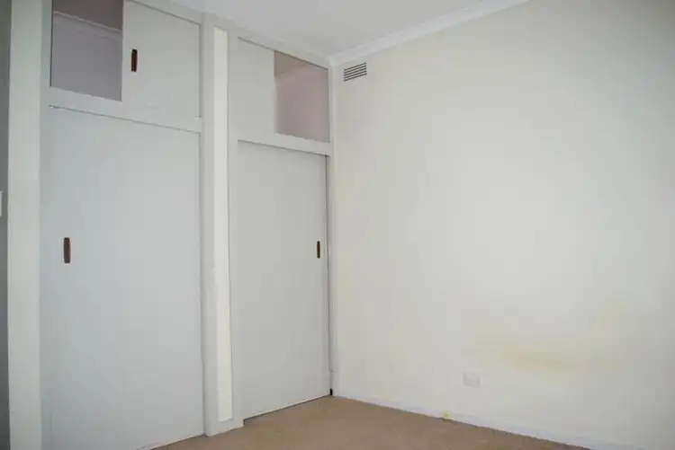 Fifth view of Homely house listing, 1 Fairfax Circuit, Albanvale VIC 3021