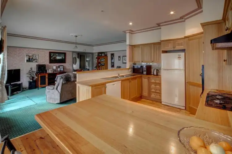 Fifth view of Homely house listing, 15 Tulsa Close, Warrnambool VIC 3280