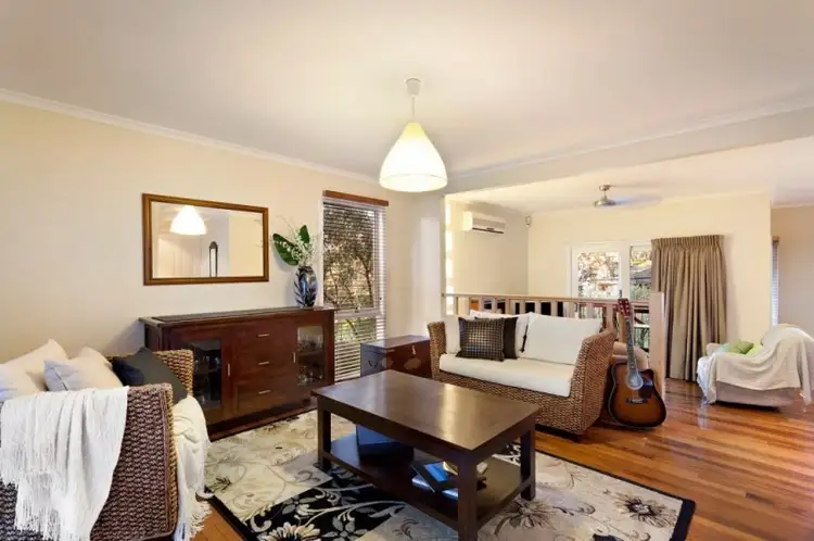 33 Nicholson Close, Research VIC 3095