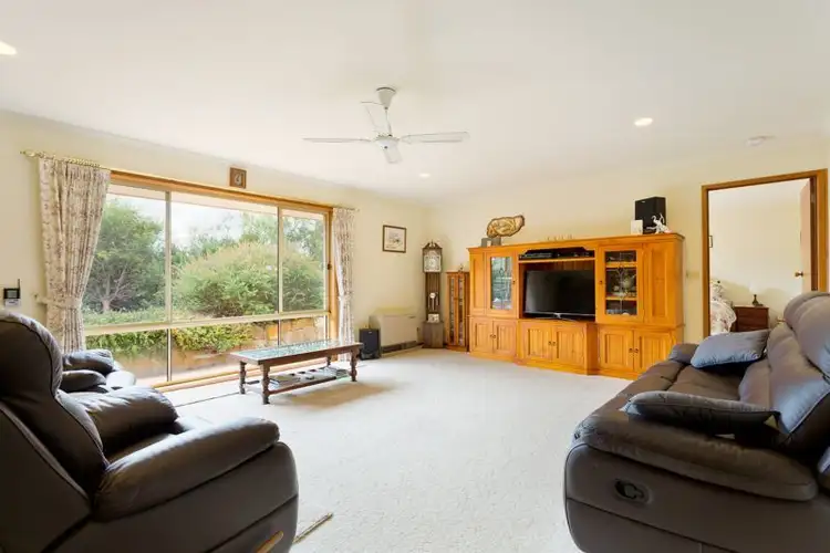 Sixth view of Homely house listing, 8 Scott Court, Campbells Creek VIC 3451