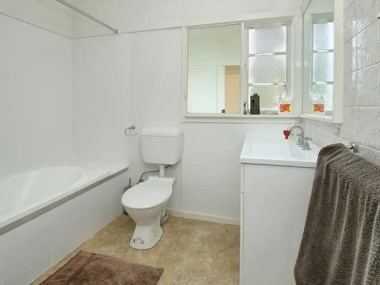 Fifth view of Homely house listing, 5 Erin Court, Frankston VIC 3199