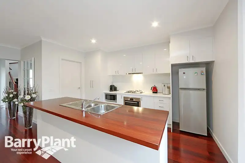 Main view of Homely townhouse listing, 112 Sovereign Manors Crescent, Rowville VIC 3178