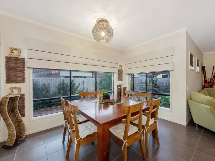 Fifth view of Homely house listing, 2 Durrol Way, Caroline Springs VIC 3023