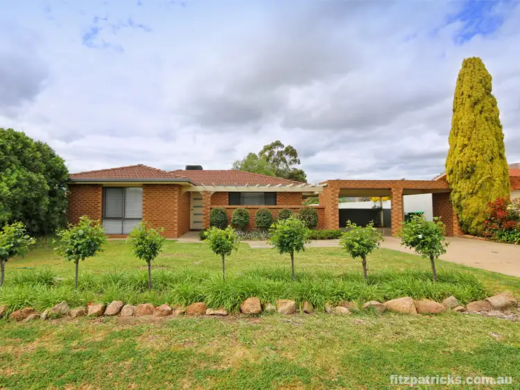 3 Warrambool Crescent, Glenfield Park NSW 2650