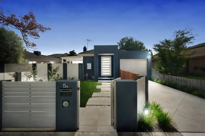 Main view of Homely townhouse listing, 1/5 Lois Court, Bentleigh East VIC 3165