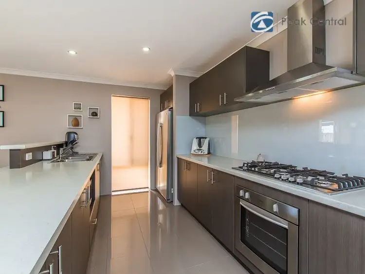 Sixth view of Homely house listing, 10 Brutia Place, Aubin Grove WA 6164