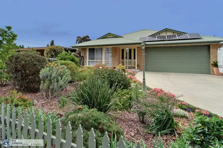 29 Gilsenan Street, Paynesville VIC 3880