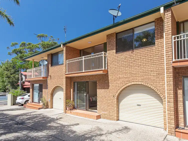 2/4 Winsor Street, Merewether NSW 2291