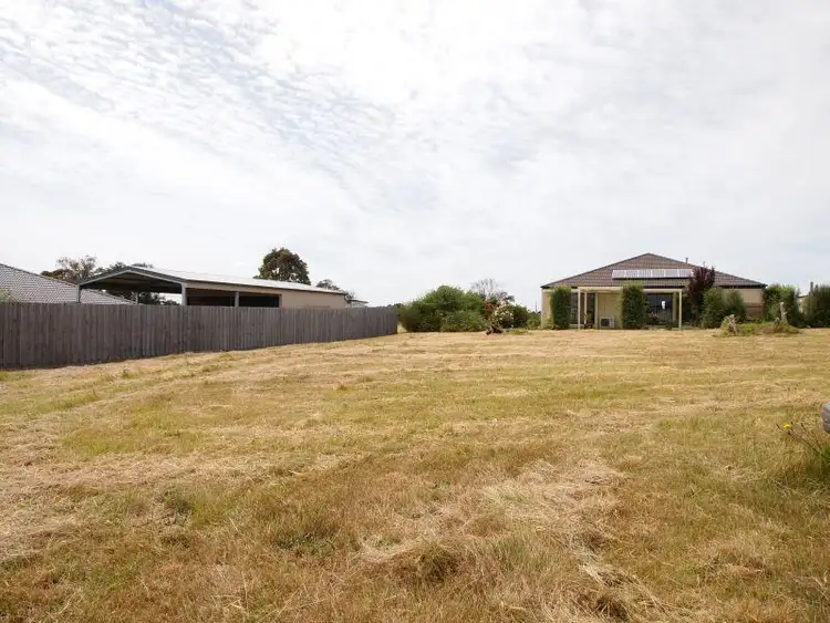 2A & 2B Tahoe Court, Newlands Arm VIC 3875