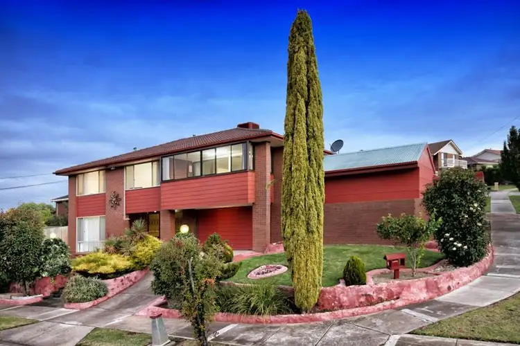 1 Banks Place, Gladstone Park VIC 3043