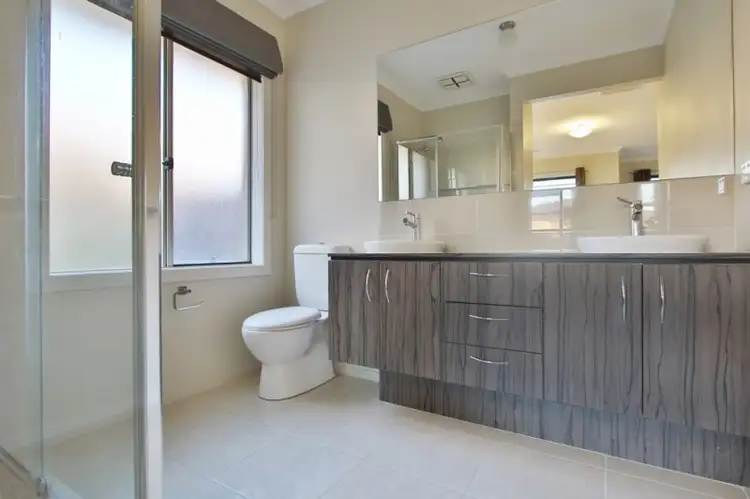 Fifth view of Homely house listing, 4 Daintree Drive, Sandhurst VIC 3977