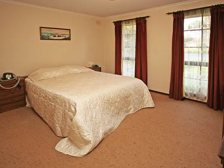 Fifth view of Homely house listing, 35 Endeavour Drive, Cranbourne North VIC 3977