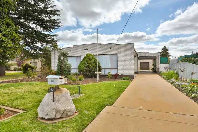 Main view of Homely house listing, 4 Ash Court, Red Cliffs VIC 3496