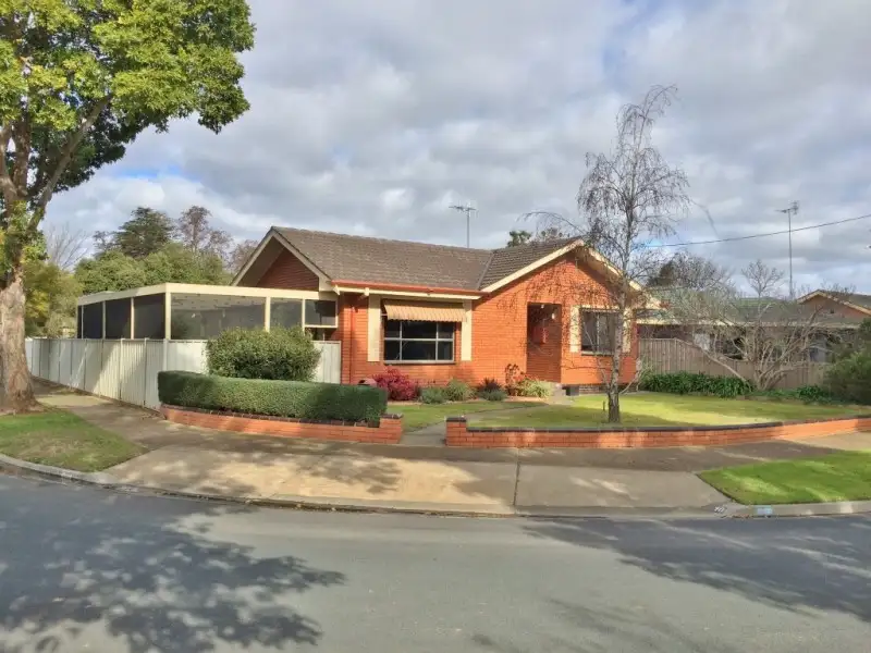 Main view of Homely house listing, 10 Jacaranda Avenue, Kyabram VIC 3620