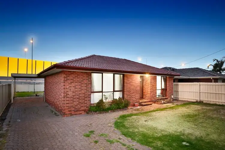 70 The Circuit, Gladstone Park VIC 3043