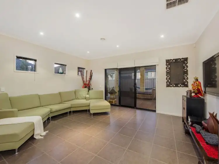 Fourth view of Homely house listing, 2 Durrol Way, Caroline Springs VIC 3023