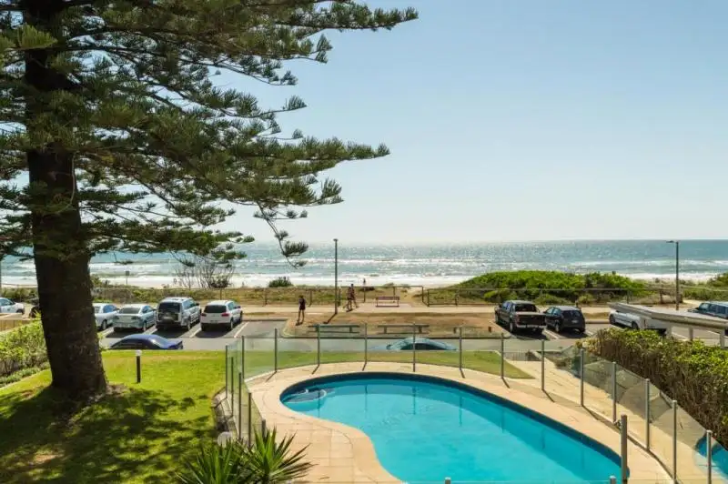 Main view of Homely unit listing, @/90 OLD BURLEIGH ROAD, Broadbeach QLD 4218