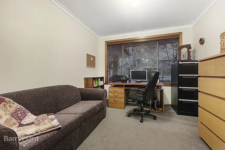 Fourth view of Homely house listing, 2 Islay Court, Mount Waverley VIC 3149
