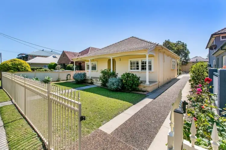 68 Parkway Avenue, Cooks Hill NSW 2300