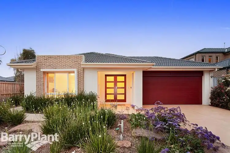8 Urchin Way, Point Cook VIC 3030