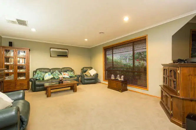 Fifth view of Homely house listing, 8 Swan Place, Mildura VIC 3500