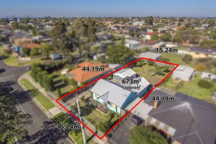 31 Essex Street, Sunshine North VIC 3020