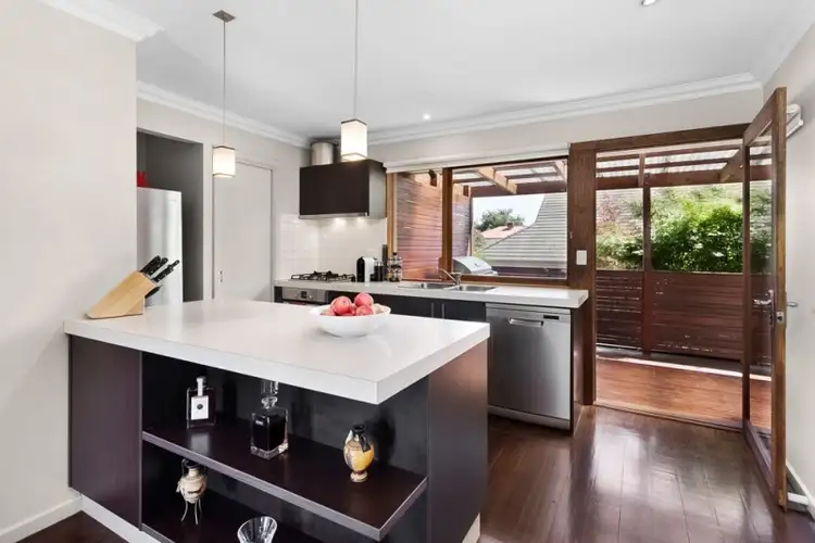 1/4 Neville Street, Mooroolbark VIC 3138