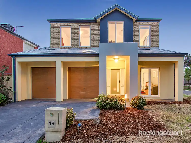 16 Kings Domain, Caroline Springs VIC 3023