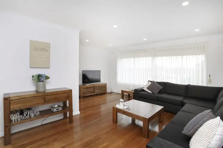 Fifth view of Homely house listing, 4 Castleton Court, Gladstone Park VIC 3043