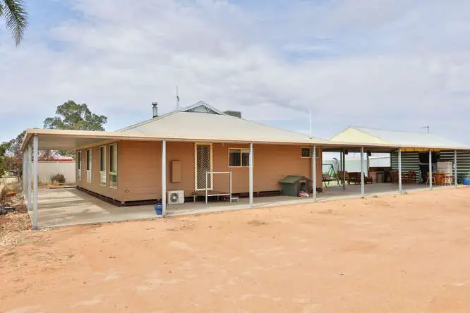 132 Scouthall Road, Red Cliffs VIC 3496