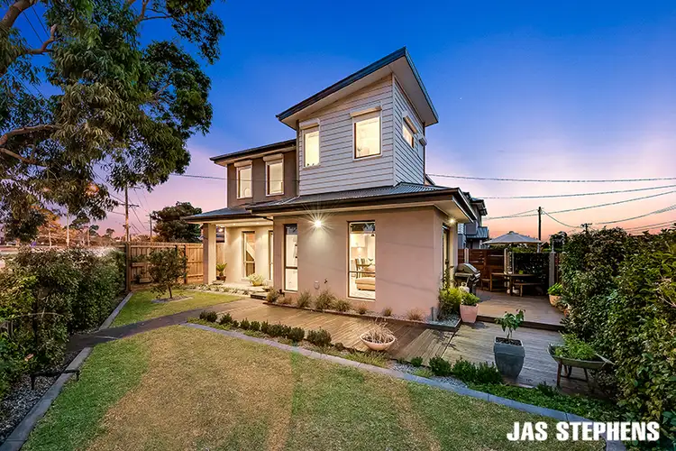32 Millers Road, Brooklyn VIC 3012