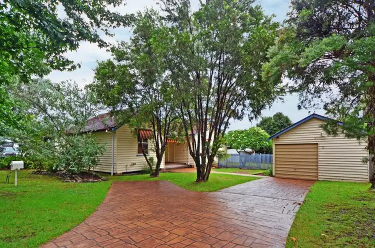 5 Leatham Avenue, Nowra NSW 2541