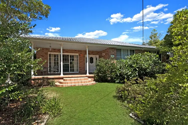 10 Edwin Avenue, Lake Conjola NSW 2539