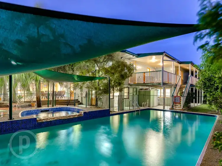 295 Cavendish Road, Coorparoo QLD 4151